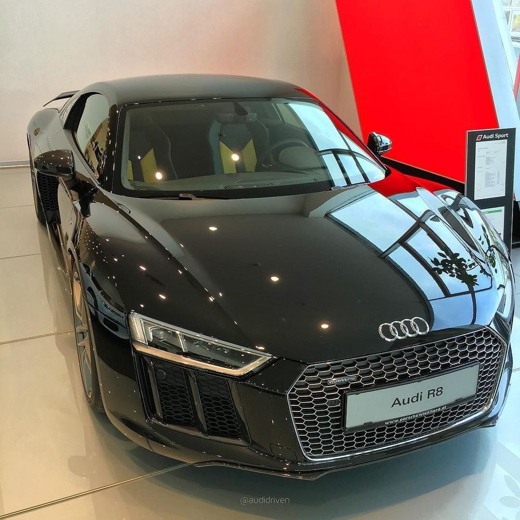 audidriven's tweet photo. In all its black glory - #newR8
oooo
📷 @audidriven
🗺 #PorschePragerstrasse
oooo
#audidrive… https://t.co/R67RFrEH9c https://t.co/iGrkqV3ono