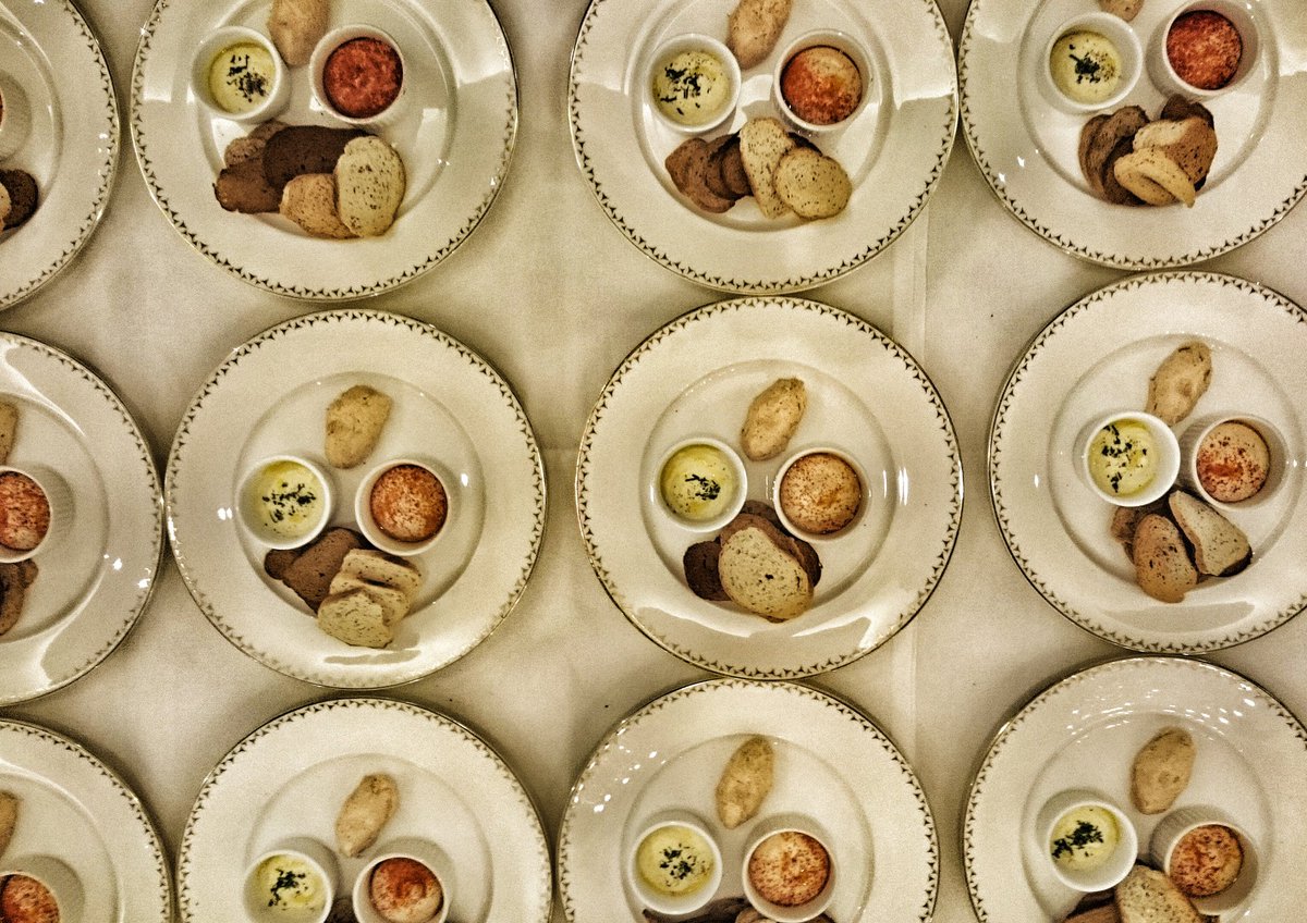 gbchefs's tweet photo. Smoked fish platter @Nathanoutlaw
#NRDinner @NRDinner @AFWS @TheDorchester https://t.co/xOdvUBSybm