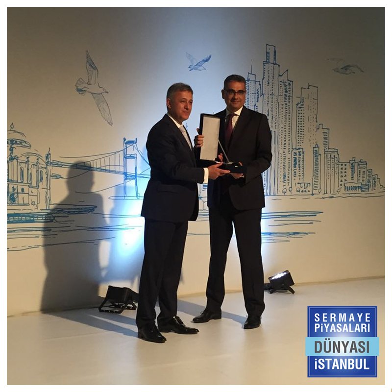 spdunyasi's tweet photo. #TSPB2016 Borsa İstanbul Borçlanma Araçları Piyasası 2015 En Yüksek İşlem Hacmi ödülü @Akbank'ın oldu! https://t.co/zF4U2Zfddj