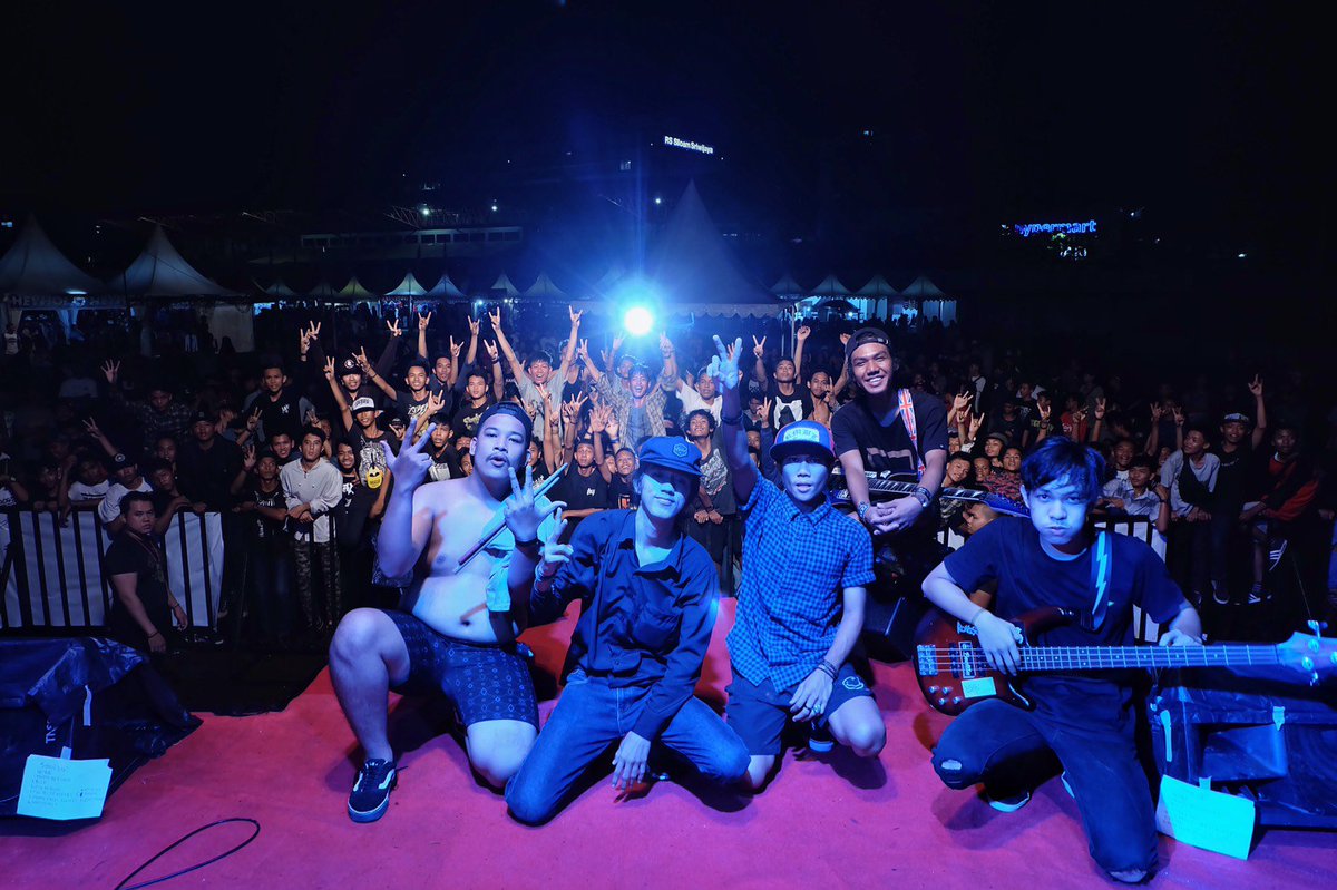 Thx @MusiFest_PLG dan thx juga buat kalian yg hadir disana! Respect and Awesome!!!