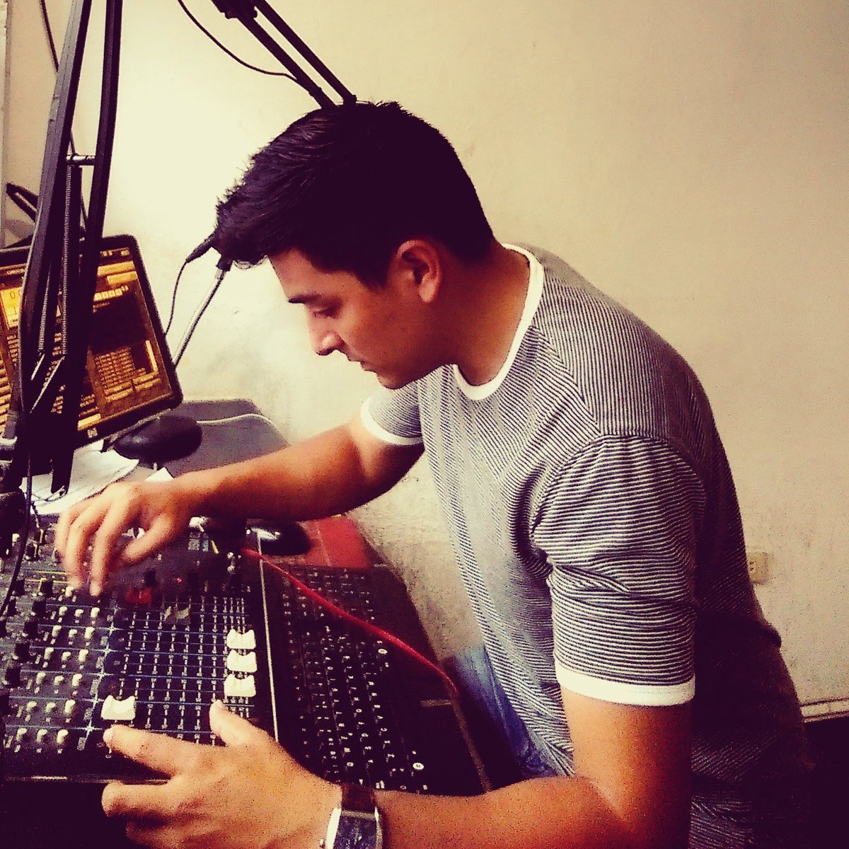 marlonmenjivar_'s tweet photo. Feliz Martes Honduras!!!!! En vivo por @CopanStereo96 #59 #FlacoIn2016 ❤😘🔥 https://t.co/OvHOwmwQyD