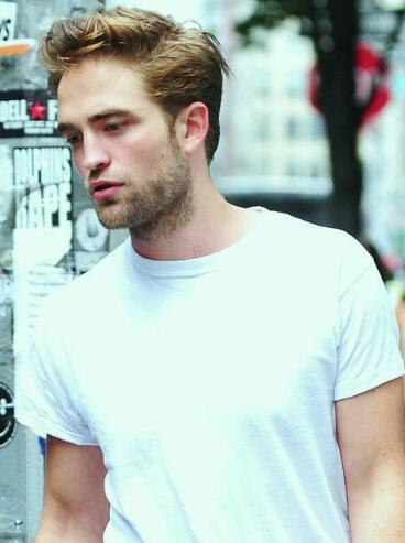 IamRobAddicted's tweet photo. #NYRob 😗❤😍🔥 https://t.co/j21WNBrQSE