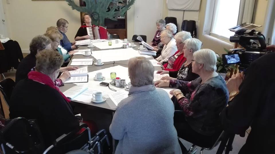 Buurtwijsjes vandaag gestart. <a href="/OmroepGLD/">Omroep Gelderland</a>  was erbij in Loil! Kijk de uitzending hier terug: omroepgelderland.nl/tv/programma/2…