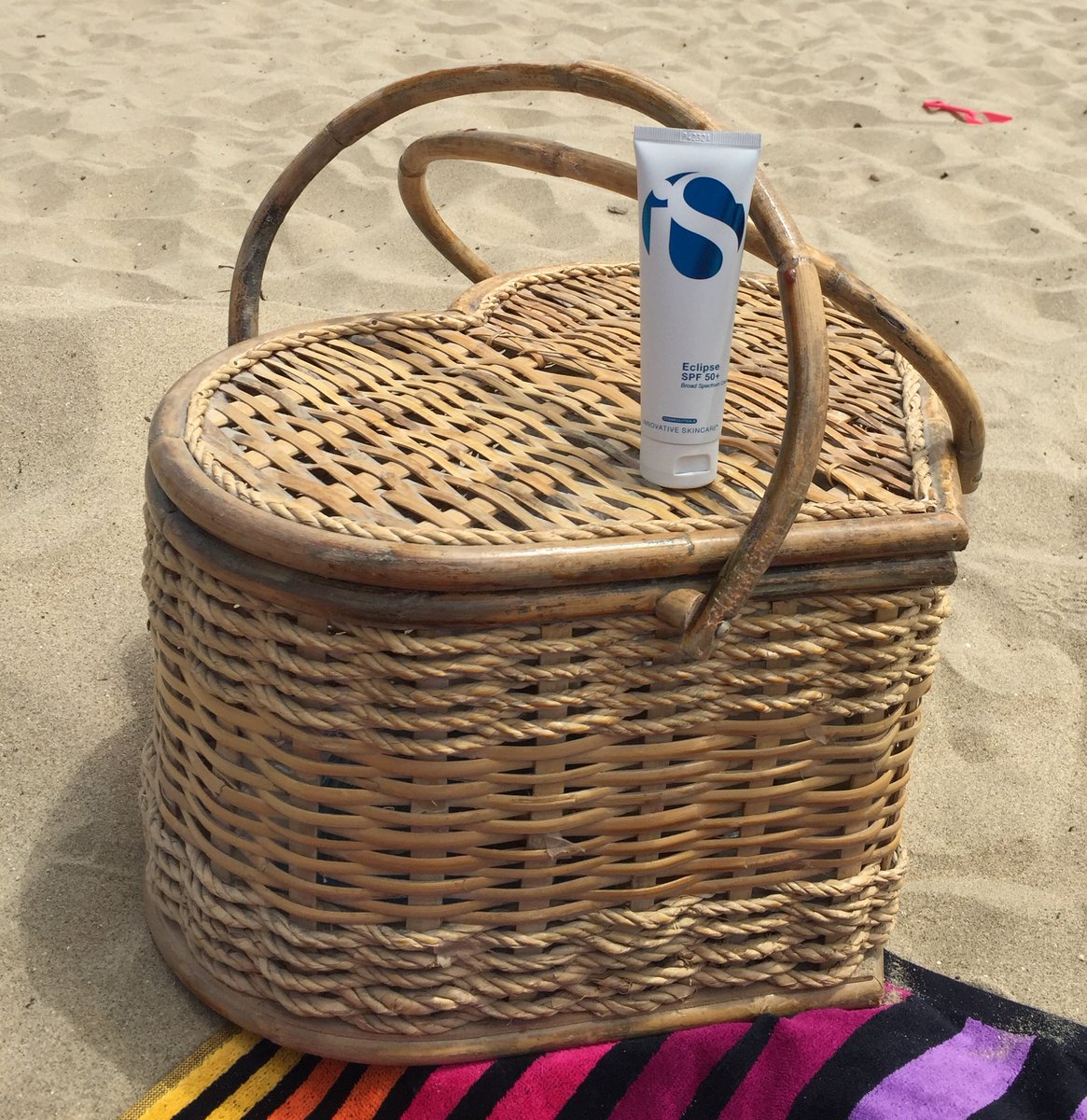 iSCLINICAL's tweet photo. Summer is quickly approaching and that means staying protected with #EclipseSPF50+ https://t.co/TnUPVc3b3l