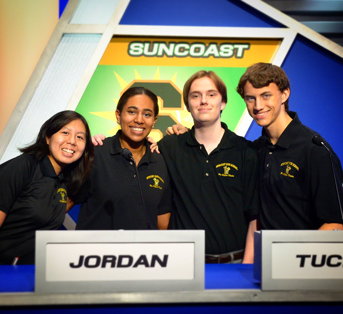 SchoolDuel's tweet photo. #SchoolDuel airs Thurs @7pm on@BECONTV #Suncoast vs #ParkVista. Here's the #Chargers Like/Retweet for #SuncoastHigh! https://t.co/DV0MVt2qHR