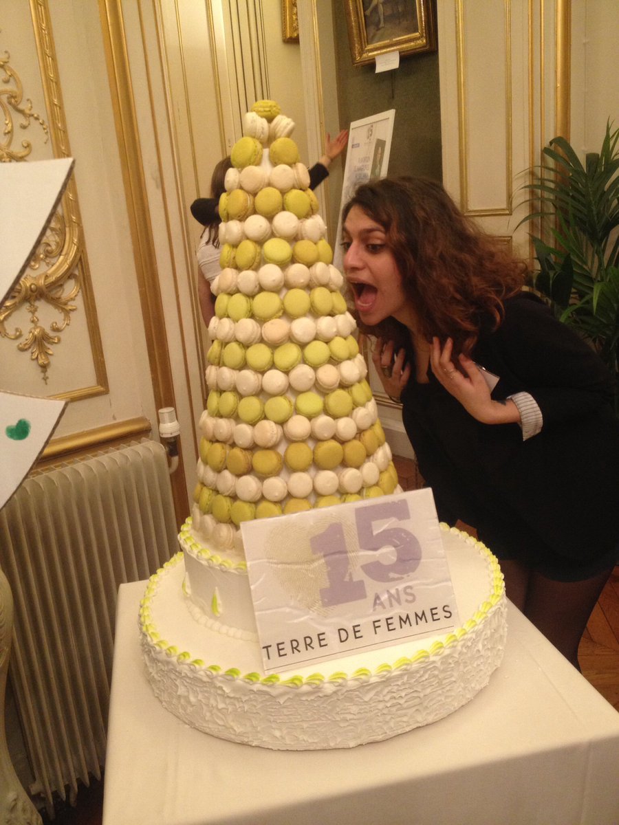 On ne résiste pas au gâteau des #15ansTDF... #terredefemmes
