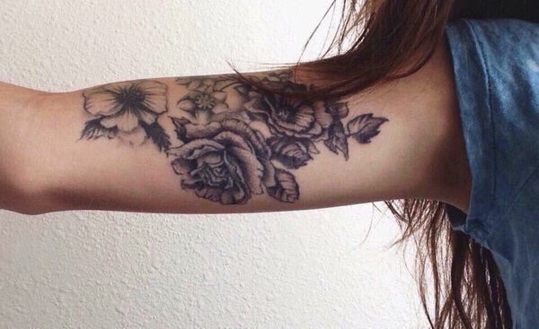 GirIstattoos's tweet photo. 🌺💕💉 https://t.co/UAvItzUYx1