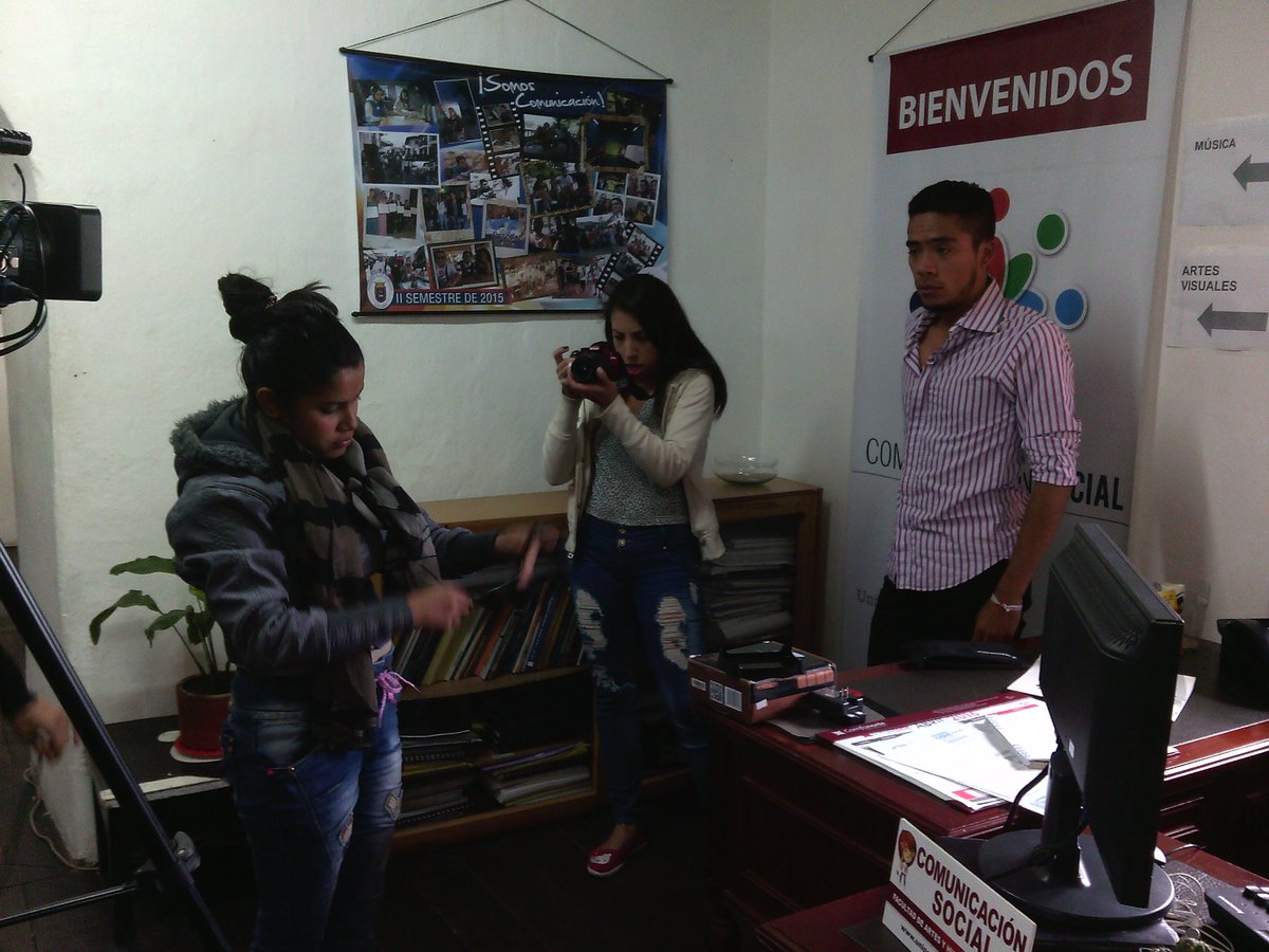 TvLogin's tweet photo. #LoginTV está trabajando en su próxima emisión. Espérala este viernes 8 de abril. https://t.co/jhlSOXhslA