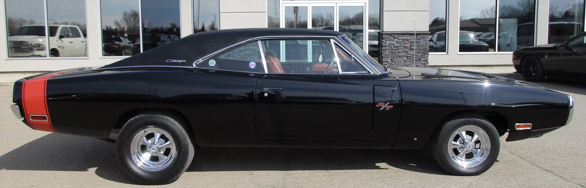 KnightWeyburn's tweet photo. 1970 DODGE CHARGER R/T. 440 6 Pack. 'non numbers engine'. 727 manual shift automatic. Custom. 83,000 miles $65,000. https://t.co/4moRQ3ywMZ