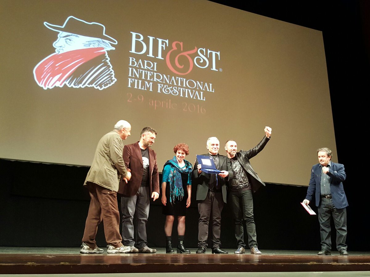 bifest_official's tweet photo. #epsilonindi Premio Morricone al #bifest2016 https://t.co/VJ9aOszo71