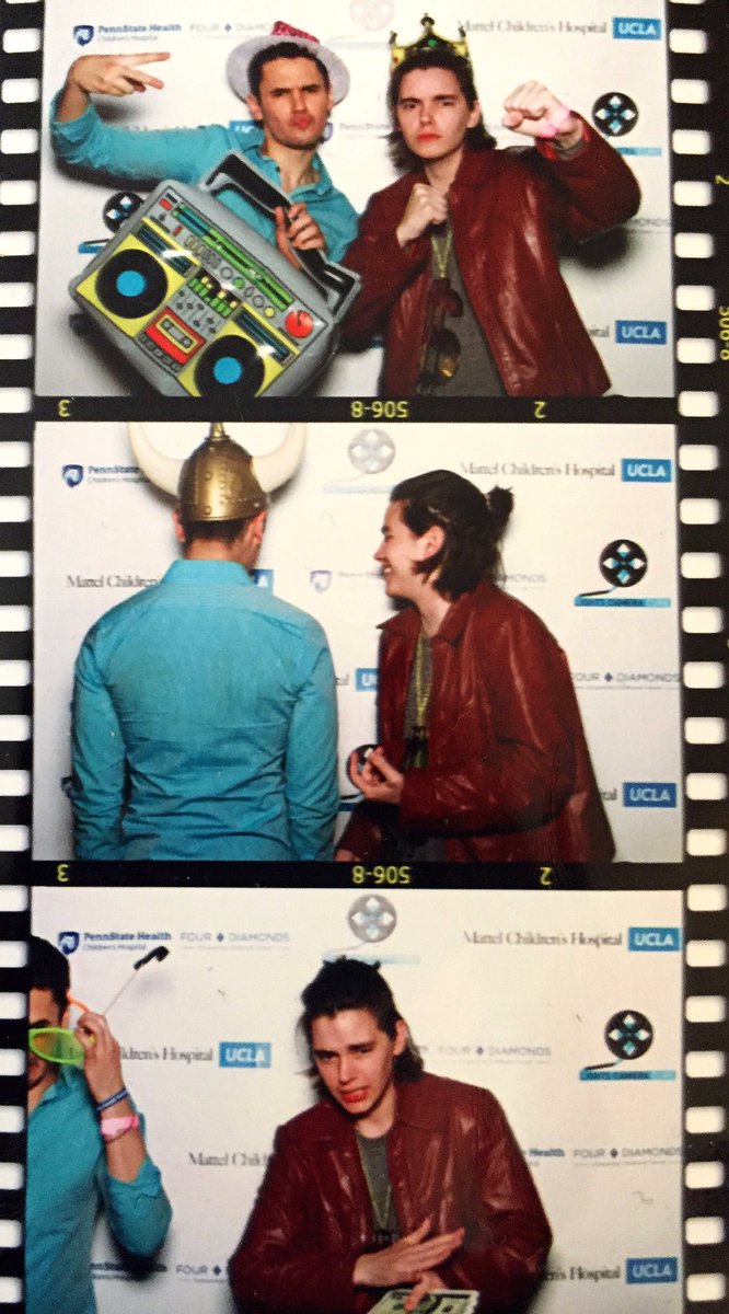 MontyGeer's tweet photo. ...we got worse at taking pictures
@CrookedEvan #awkward #awkwardseason5 https://t.co/bZNDBF4Mif