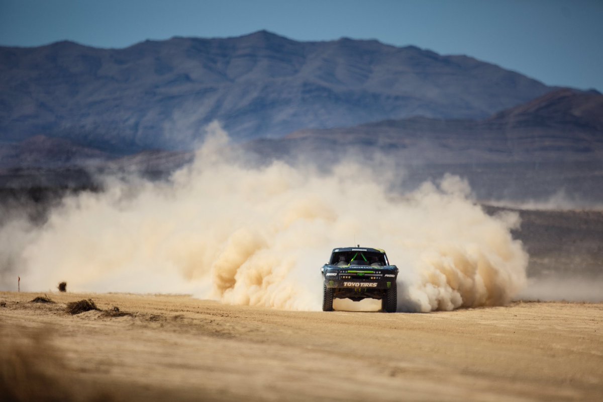 Storm system <a href="/BJBaldwin97/">BJ Baldwin</a> blasting through the Nevada desert monsterne.ws/P8MOIM02 🏜🌪