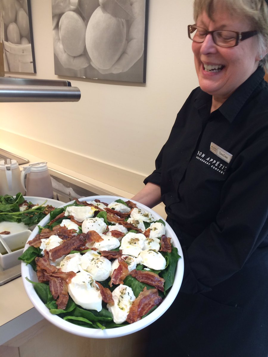 BonAppetitAbbey's tweet image. Whole leaf spinach salad w poached eggs, #cratefree bacon, guajillo chili candied walnuts /vinaigrette.
#seriouseats