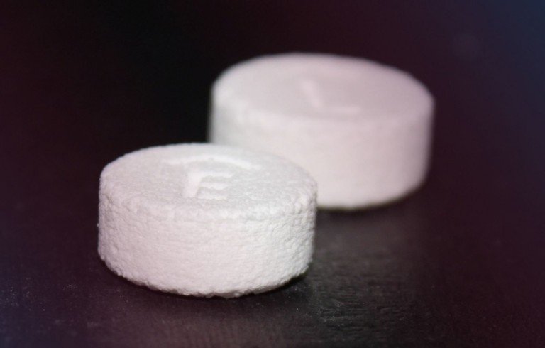 ReplicatorWorld's tweet photo. Forbes has announced the availability of the first FDA-approved 3D printed drug in the US. https://t.co/j5awKT1H8L https://t.co/iJUiiAkgXo