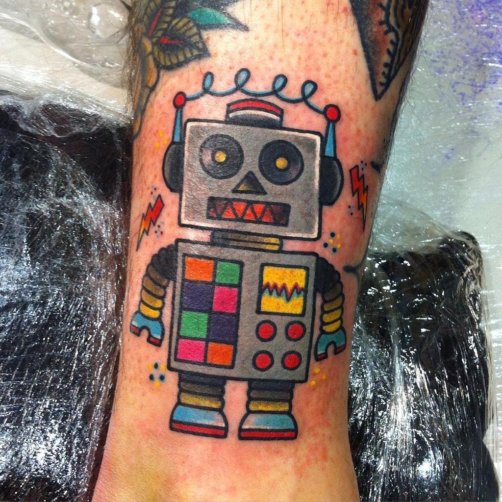 Otherbots's tweet photo. Little robot man! Thank you! Would love to do more robots 🔩🔧#tattooapprentice #tattoos #uktta #uktattoo #gbtattoo #… https://t.co/KoqBDI2pt4