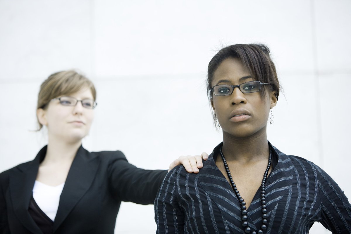 ravishlydotcom's tweet image. 4 Ways #WhiteFeminists Perpetuate #Racism ow.ly/10kjUN @RachelCharleneL. "It hurts." #Intersectionalism