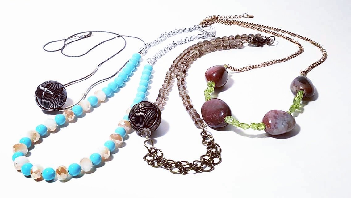 ArtsyAnMidO's tweet photo. #custommade #necklaces to match #customers pre-owned #earrings -contact us for #customorders :) #handmadejewelry https://t.co/7i0OrcE0Vp