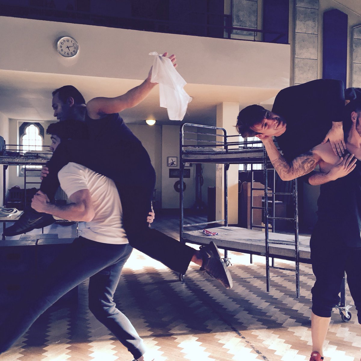 allmaleGandS's tweet photo. Funny afternoon escaping #allmalehms #unionontour https://t.co/AGIqUfCdfS