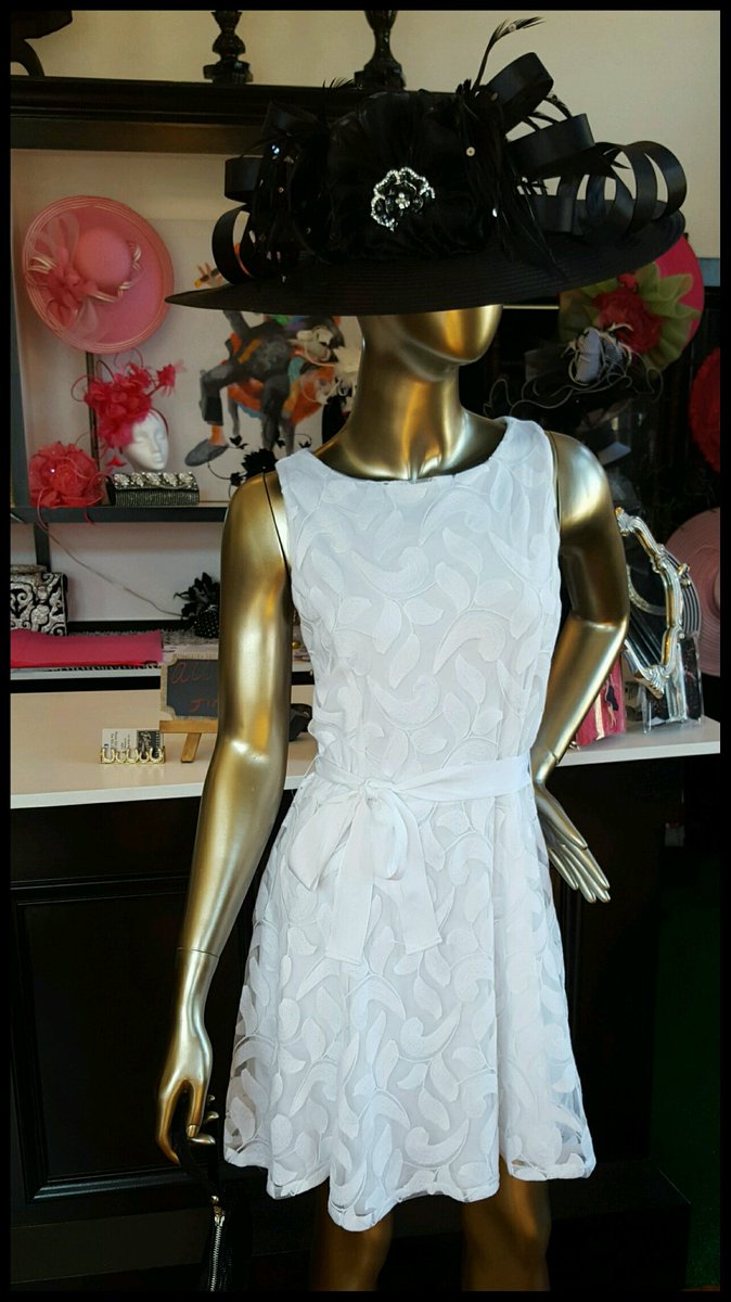 Absolutelyfabky's tweet photo. #kentucky #louisville #derby #oaks #fabulous #buylocal #womansfashion https://t.co/afMvhPhZ9a