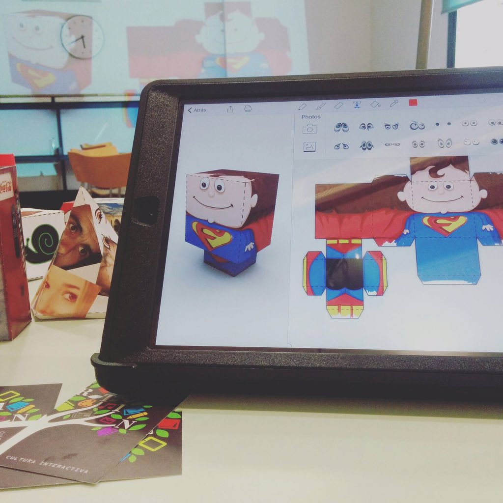 Qpertin's tweet photo. Crea la teva joguina en 3D-Biblioteca el Carmel (Juan-Marsé) #bcn #creativitat #3D #apprendrejugant https://t.co/NKmp6Qvlny