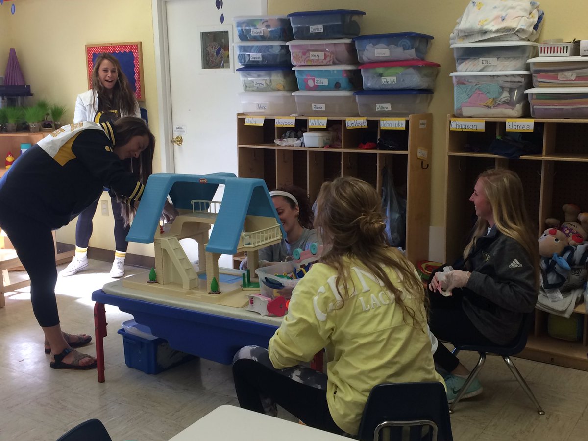 emilyengdahl795's tweet photo. Good times, good people, good deeds. #D3StudWeek https://t.co/uftCgT06OJ