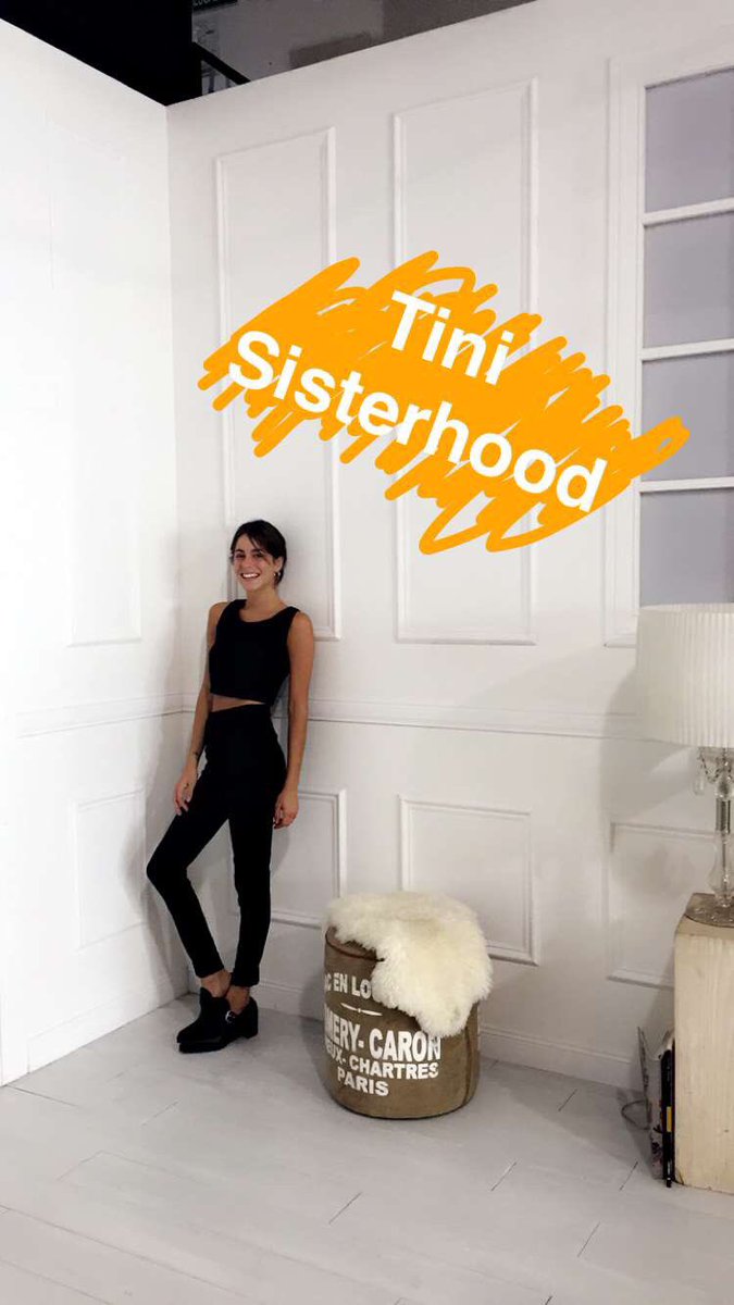 sofiasarkany's tweet photo. Buena buena buena, talentosísima y una bomba 💖💣✨ @TiniStoessel https://t.co/3FtWr6CCG1