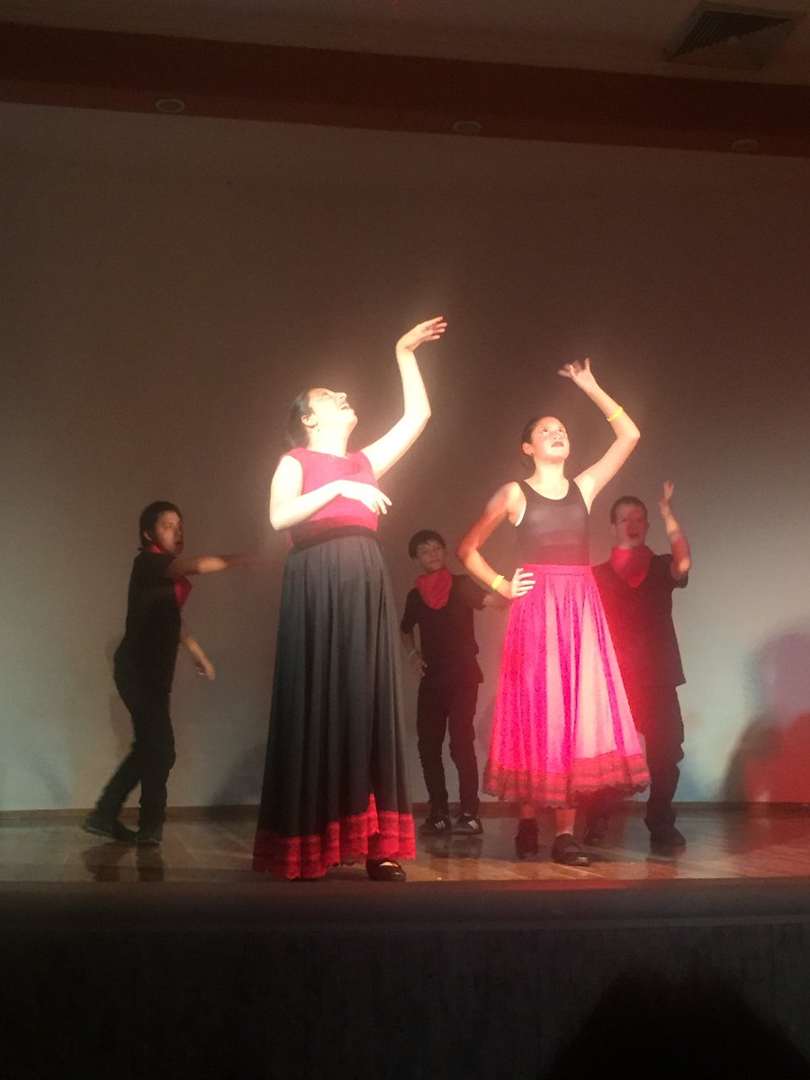 osmanroalopez's tweet photo. Qué alegría poder acompañar a estos angelitos en sus presentaciones de danza. #arteFIDES #todoesposible https://t.co/ixNW8SteFS