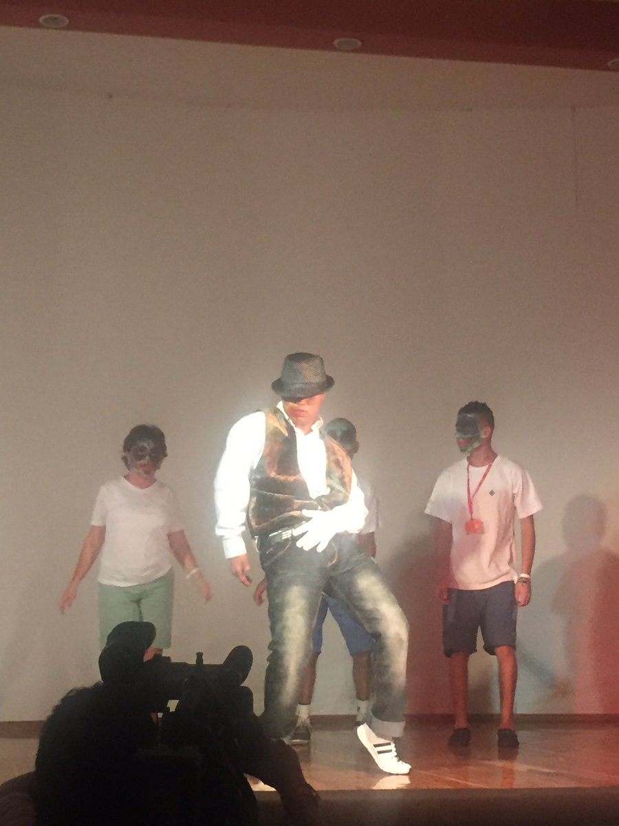 osmanroalopez's tweet photo. Qué alegría poder acompañar a estos angelitos en sus presentaciones de danza. #arteFIDES #todoesposible https://t.co/ixNW8SteFS
