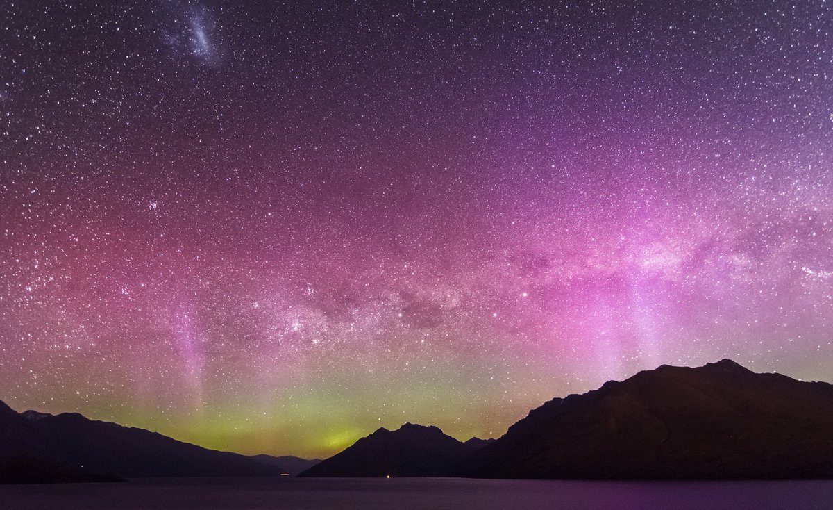 VladimerAntonov's tweet photo. Aurora Australis Over Queenstown Lakes District, Otago, New Zealand https://t.co/UDPaPapQyI