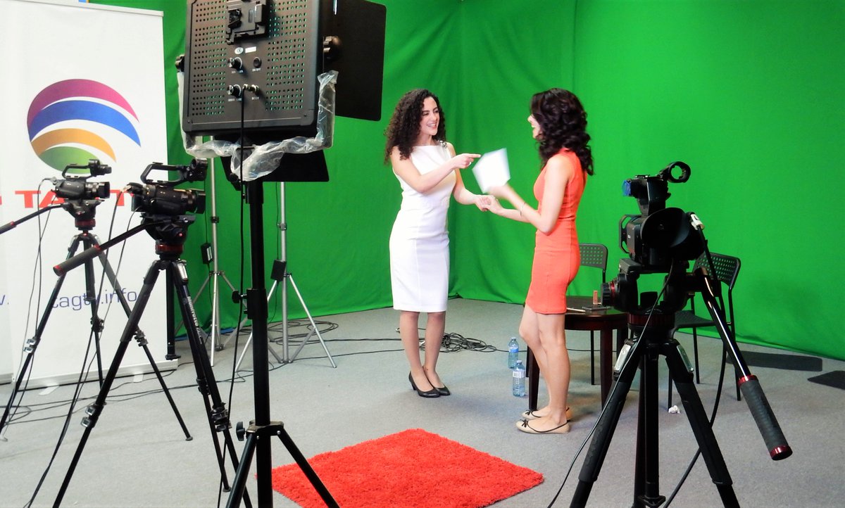 Spotlight_TagTV's tweet photo. The studio felt the Happy Tremors when @LayanBubbly walked in. Ep. out on Thursday! #Personalitycoach #Datingcoach https://t.co/DmQOwPmCyf