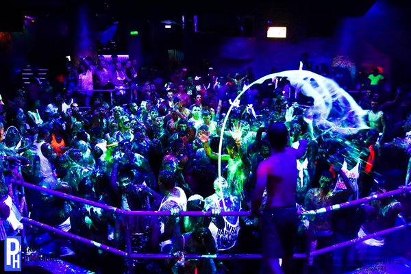UV Paint Party at Club ICE Ayia Napa! 
🎉🎶🍹🍸🍺🎤🎊
Event included in your #Club100MegaDeal package!
#AyiaNapa2016