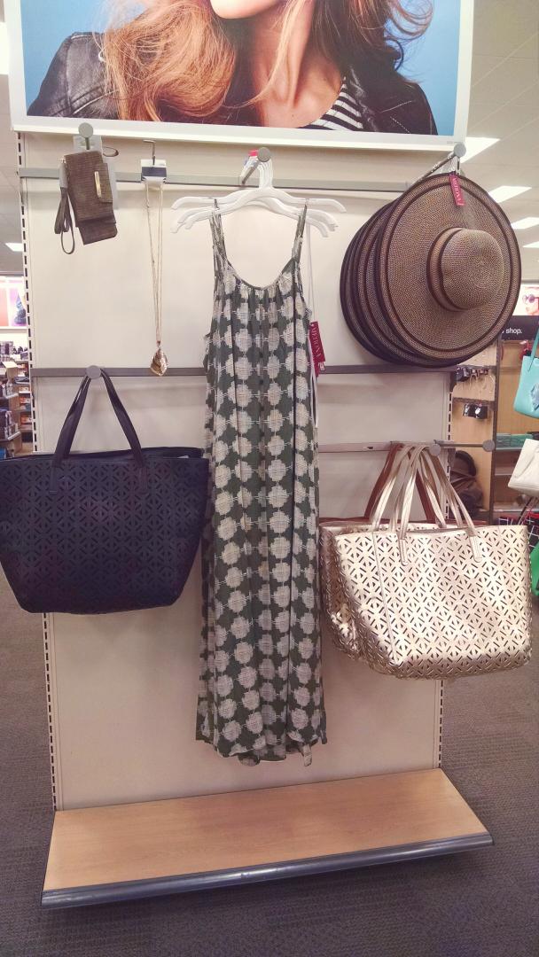 allyxandrae's tweet photo. Flowy &amp; Boho-y for warmer days ahead!
👒 🌞 🌴 https://t.co/LgIum22vBd