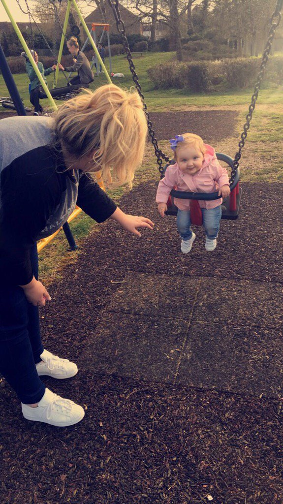 Charlieleggs's tweet photo. 💗 https://t.co/spdc1fsDxY