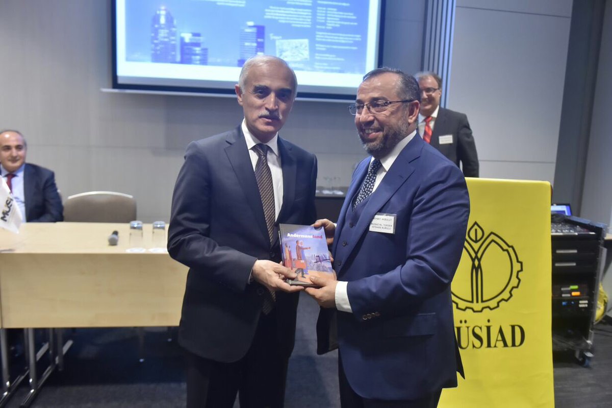 NailOlpak's tweet photo. Hollanda diliyle kitap yayınlayan Hollanda kurucu Başkanımız Mehmet Akbulut ve Genç Müsiad'ı tebrik ederim. https://t.co/C5bFPAn79Y