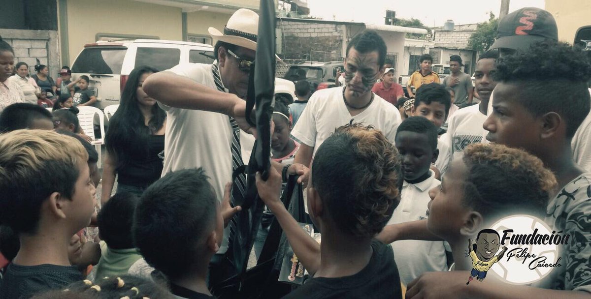 Muchas gracias Ab. Juan C Carmigniani y amigos por este aporte a la Fundacion Felipao <a href="/FelipaoCaicedo/">Felipe Caicedo</a> <a href="/chalo_vargasr/">Gonzalo Vargas</a>