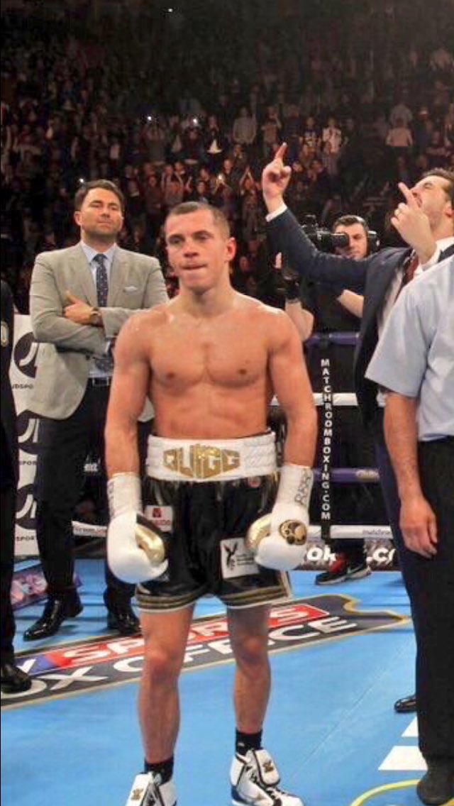 usofficemichael's tweet photo. @EddieHearn @Smoothietigersz he's still a tube https://t.co/94vdUw0giq