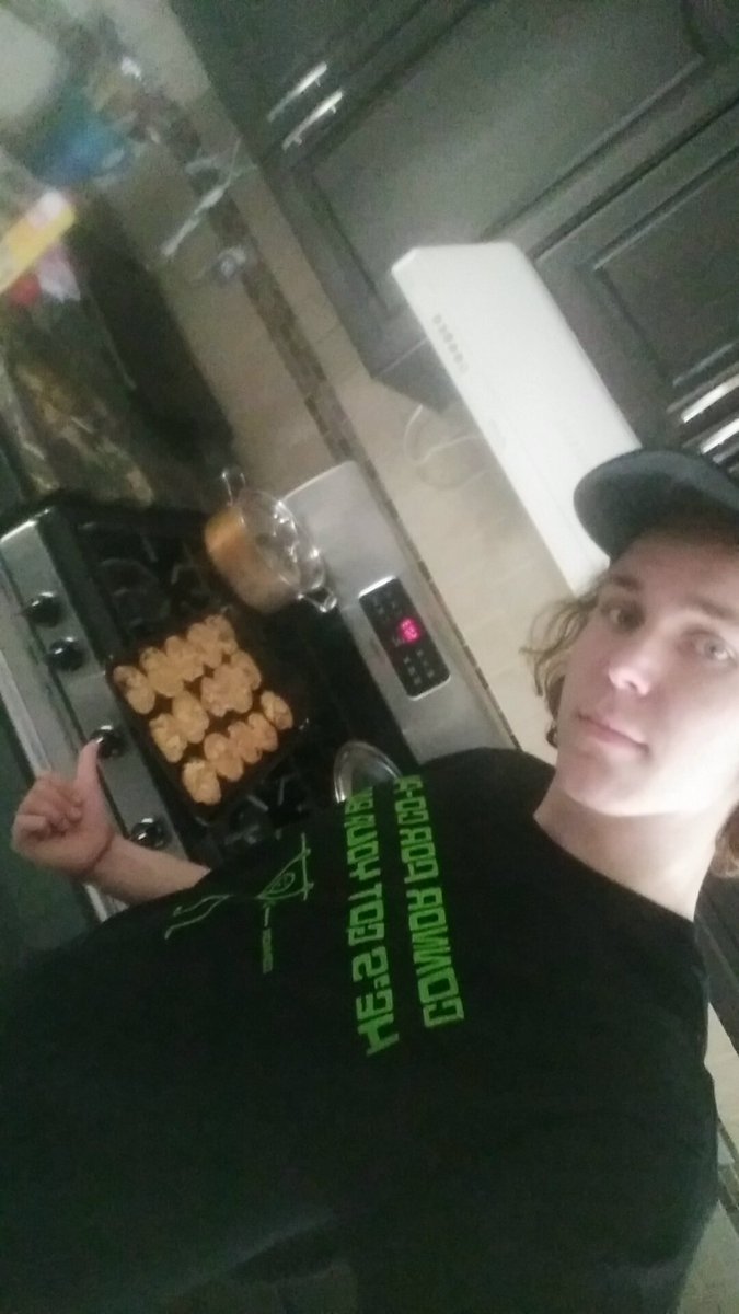 ConnorForCoPM's tweet photo. These cookies are almost as good as next year will be if you vote Connor for Co-PM #FithYearDreams https://t.co/Dg2AcmRjLt