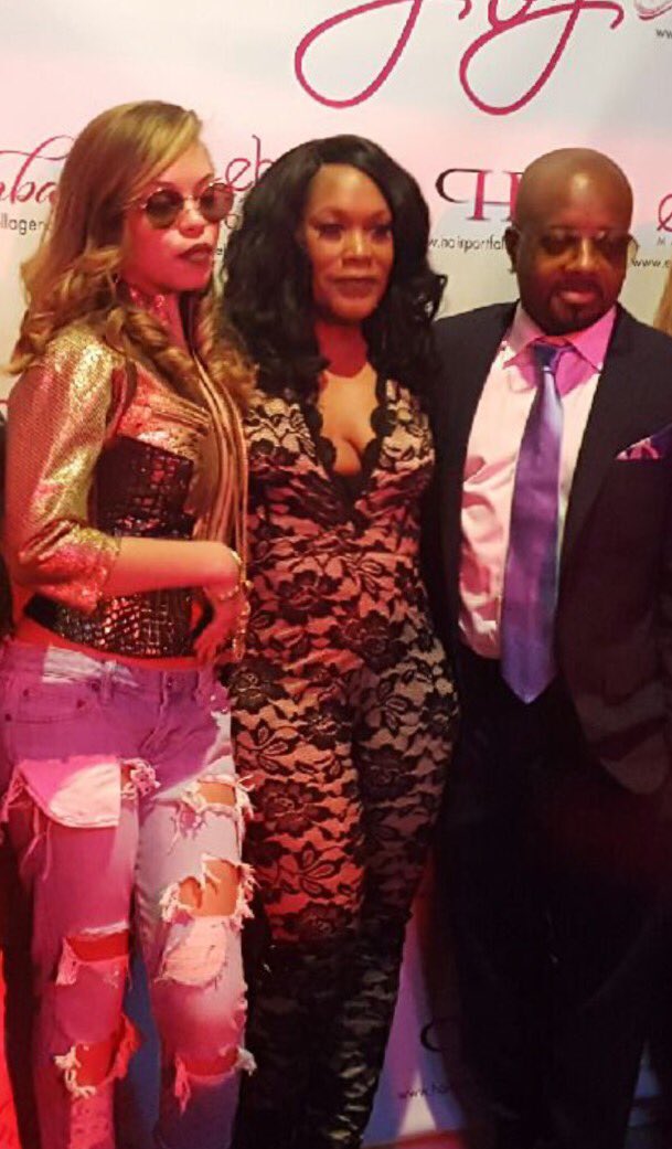 EBE_Magazine's tweet photo. ebe Magazine cover release party and my birthday celebration in ATL @jermainedupri "it's all about the rap game" https://t.co/JapQKb5yOB