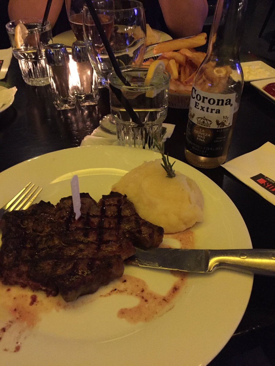 Eliyounger's tweet photo. #steak done right. #TelAviv #meatos @yairlehrer https://t.co/ux2ZKZzS6m