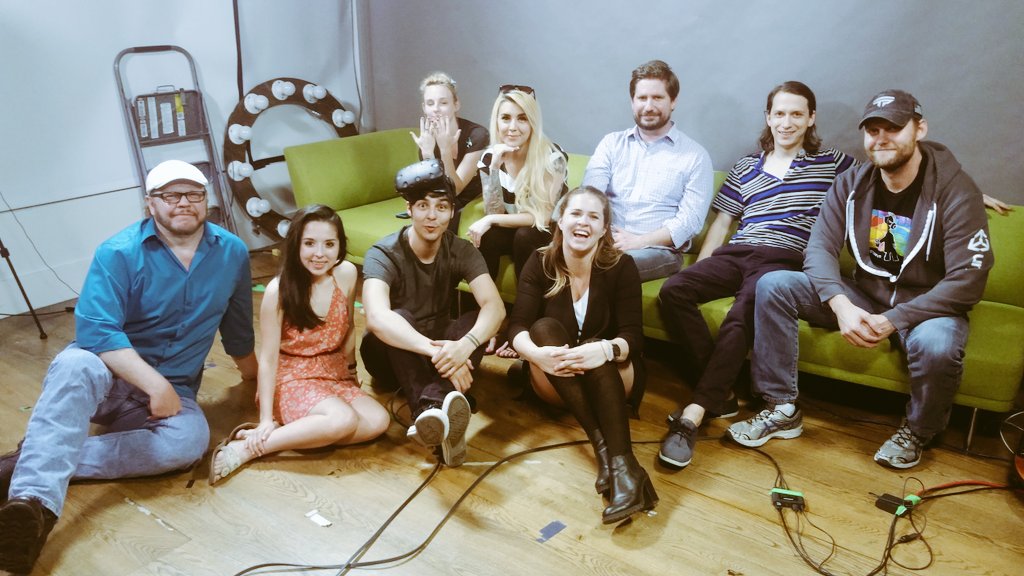 JJCastilloVR's tweet image. Awesome time showing off the new Vive games with @thechive AND awesome people and talented devs #VR