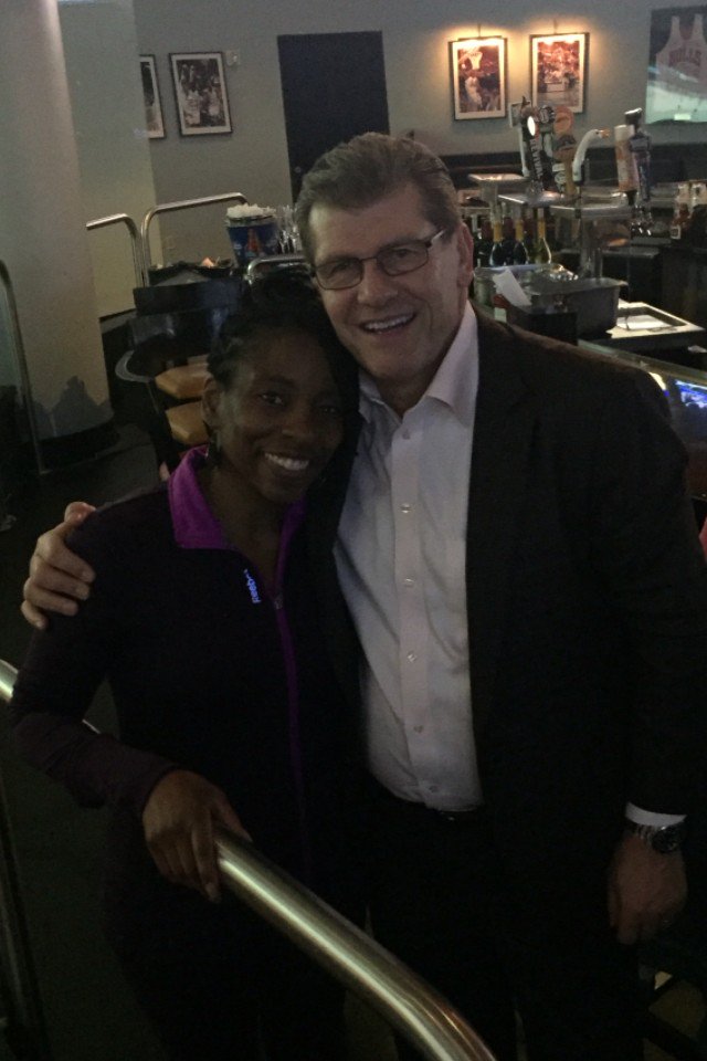 Congratulations #GenoAuriemma &amp; #UCONN on your 4th consecutive win. #huskypride Winners on and off the court