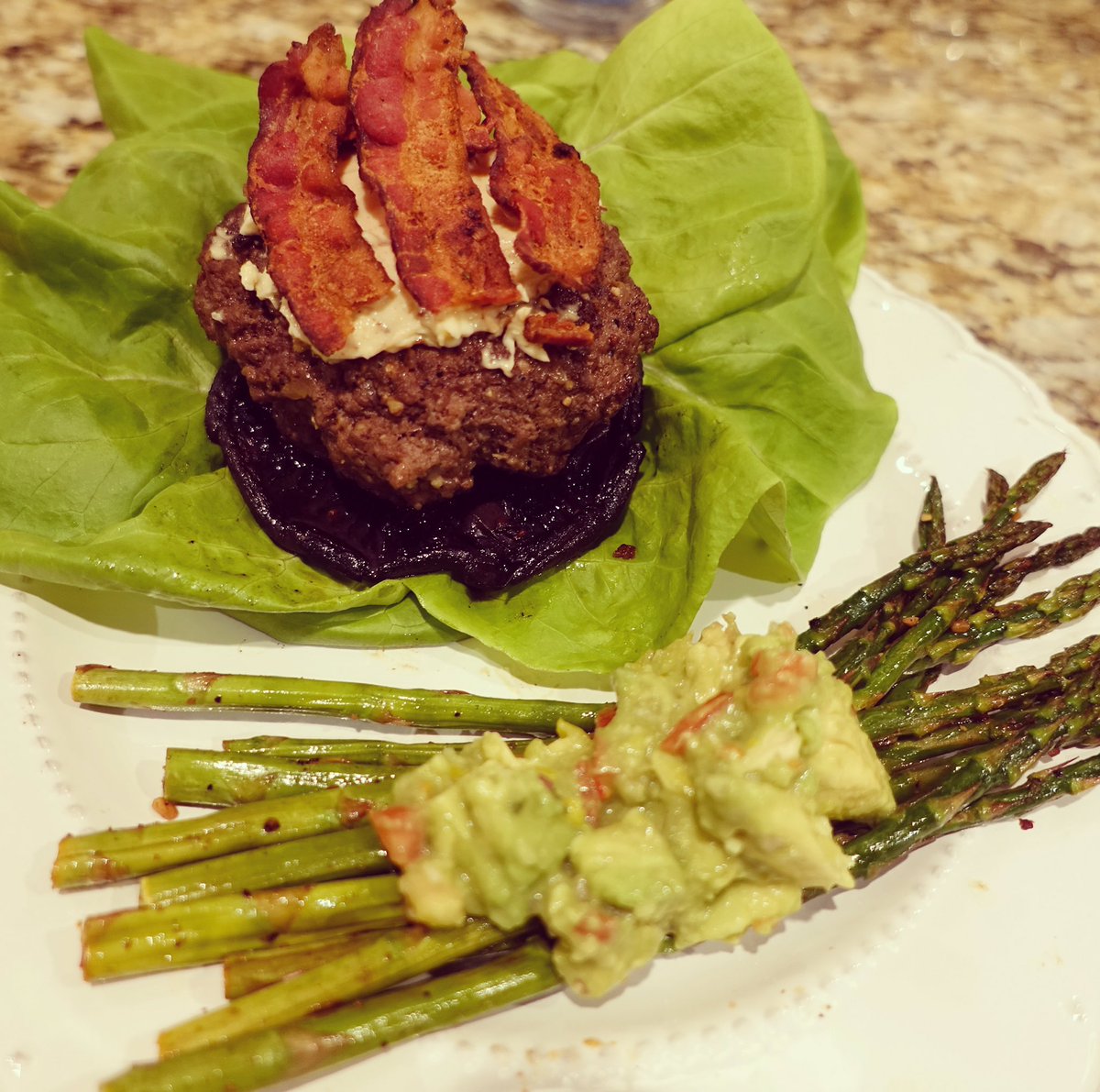 TheRobbyDAngelo's tweet photo. Love a good Bacon Cheeseburger!
#Health #Food #Fitfam #Fitness #Paleo #LowCarb #Cook #Healthy #Stand4Health https://t.co/tnShOdwolc