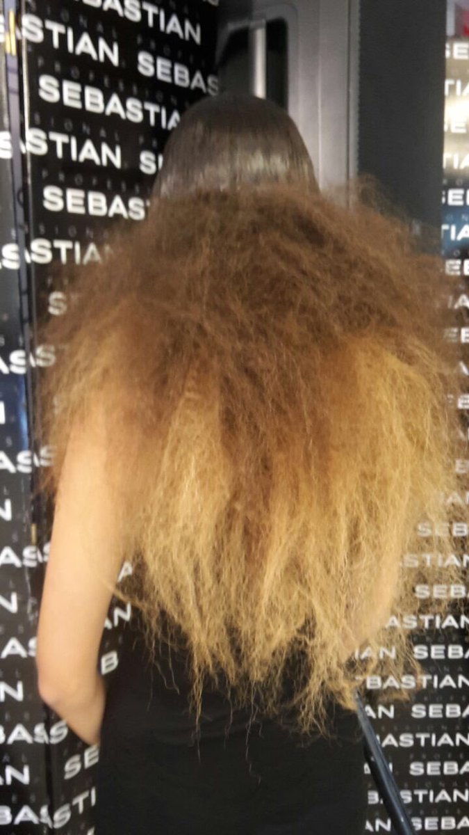 PeluquerosMAGNO's tweet photo. #EnvyGroup #EquipoSebastian
#SebastianProfesional @majorulats #ChicaMagno 👩🏼
#SuperamosLoComun ✂💈✂ https://t.co/lyQexn7de4