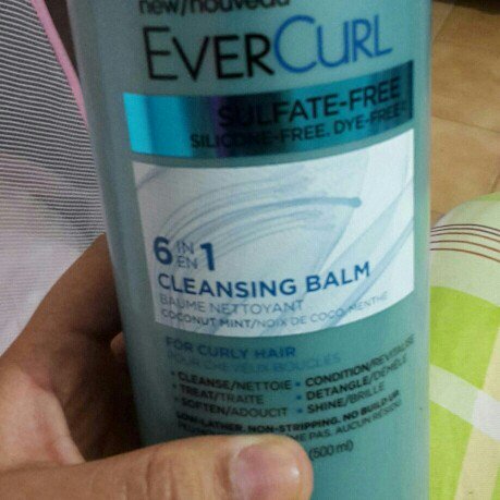 joyrl18's tweet photo. thanks for this product Leave my soft , hydrated and manageable hair I love #CleasingBalms @LOrealParisUSA https://t.co/CaCTOTBf7L
