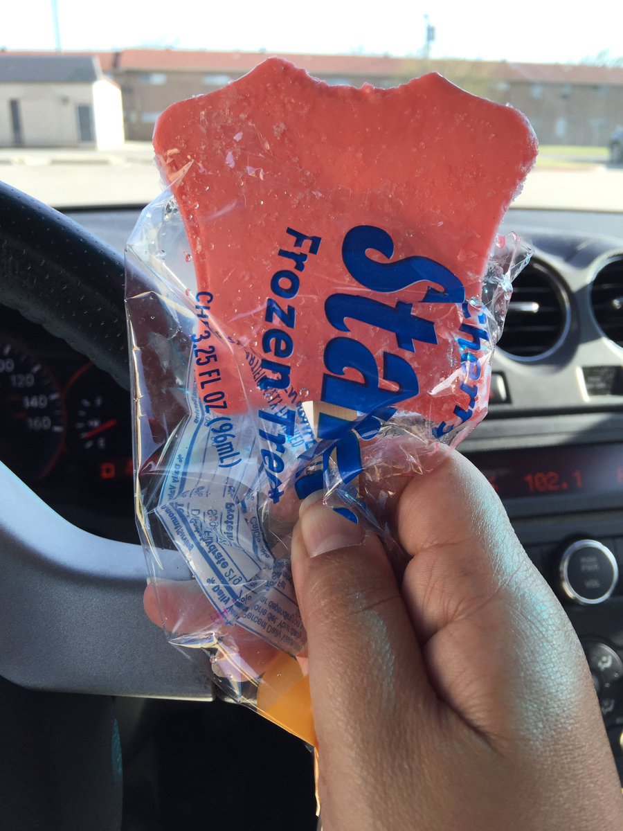 jody_duran's tweet photo. What you get when you're vegan but want to support your school! #dqnight @FormanFalcons #starkiss https://t.co/TUGK1uVL3x