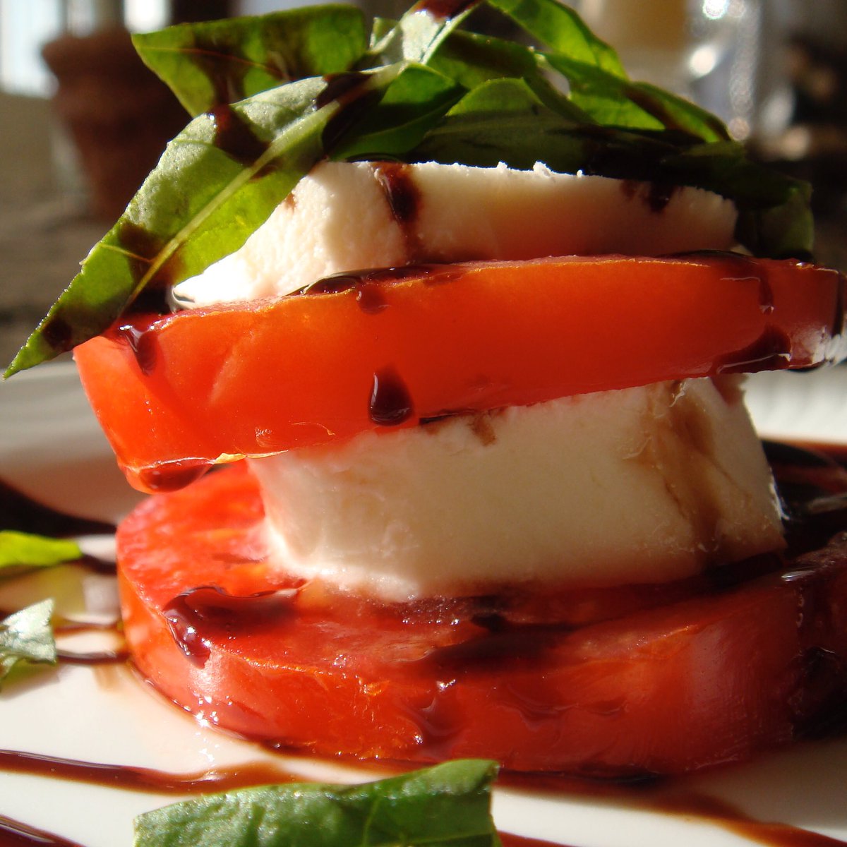 TantilloFoods's tweet image. More yumminess with #magicsauce. Tantillo Balsamic Bliss is perfect on a caprese salad with its savory flavor.