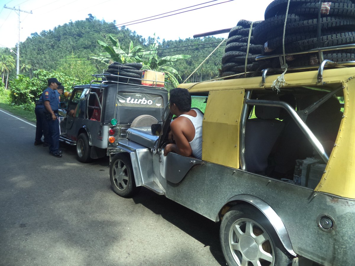 mogpog1's tweet photo. COMELEC Checkpoint @MarinduquePCR @PRO4B_MIMAROPA @pnpdpcr https://t.co/hfK2EDZhbJ
