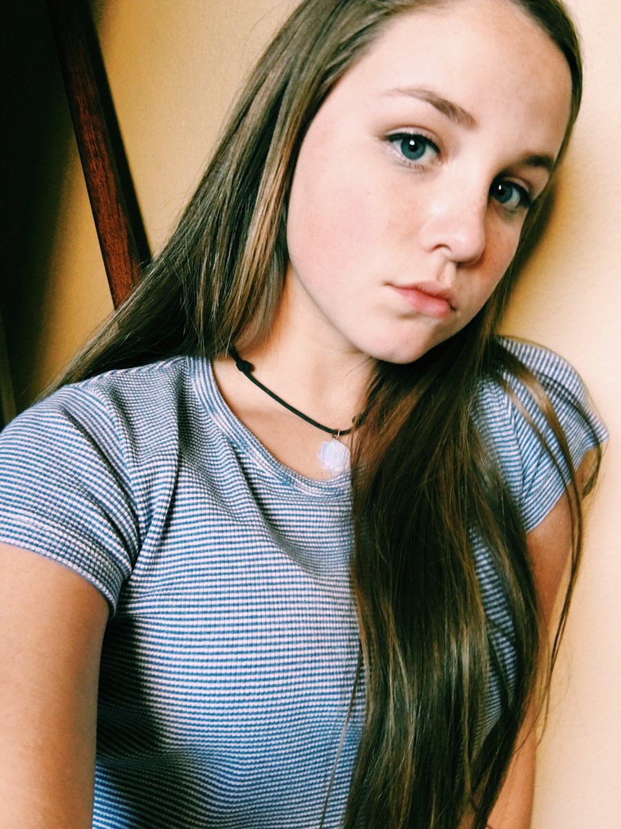 Claire Siebold tweet media