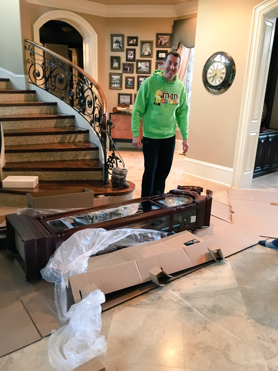 KyleBusch's tweet photo. Welcome home my friend. 🏁🕰 https://t.co/xqE7PelkZV