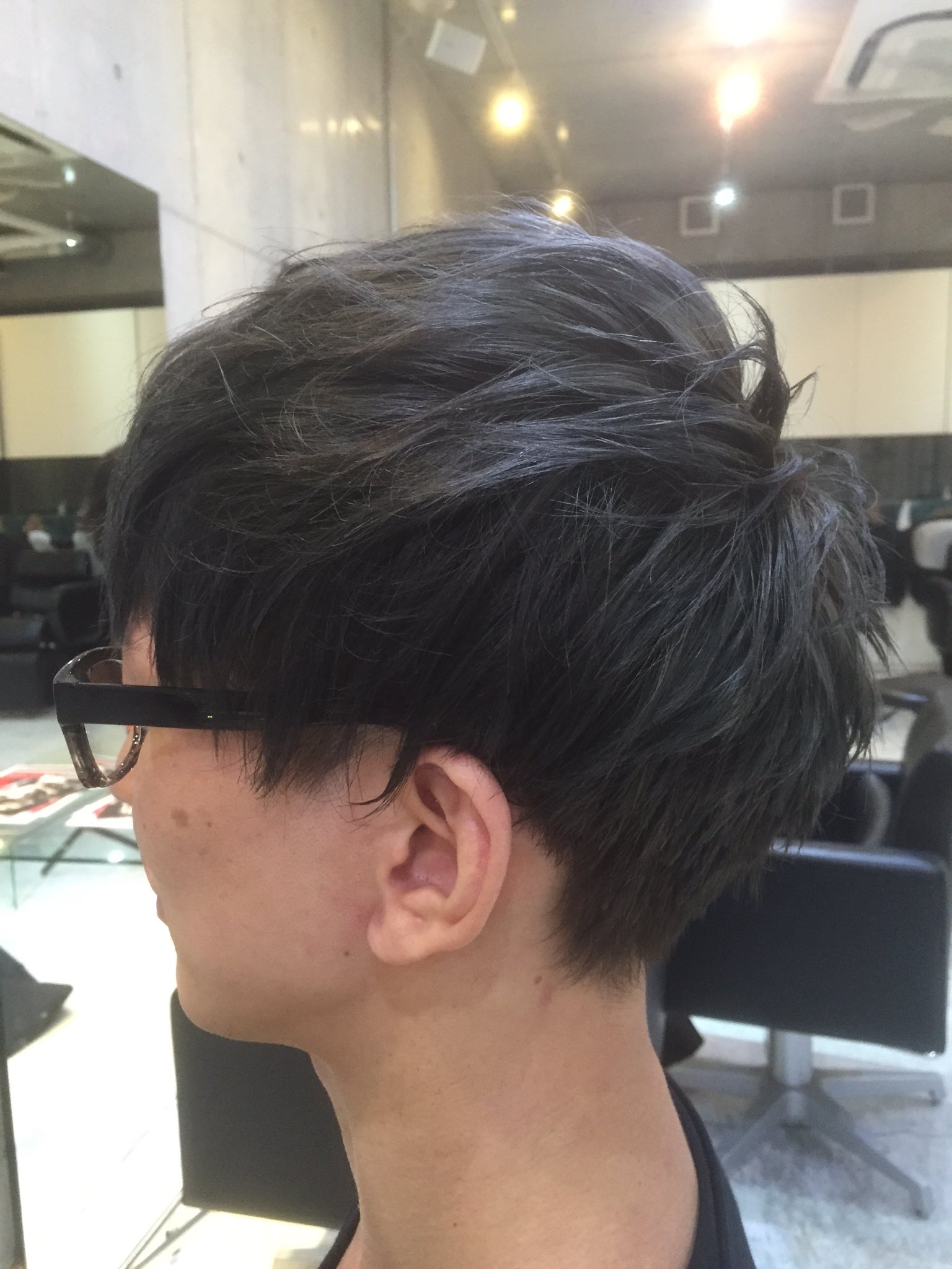 Alive Ryo グラデーション アッシュグレーカラー メンズのダブルカラーです ただいまメンズのダブルカラー 指名予約で特別料金円です 興味のある方はお気軽にご連絡ください ﾒﾝｽﾞｶﾗー ﾍｱｶﾗー ｼﾙﾊﾞー T Co Syypb3y8rl Twitter
